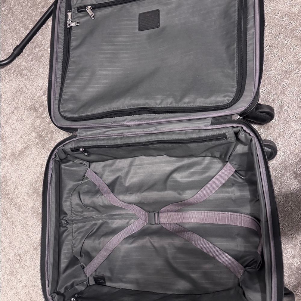 Tumi Gen 4.2 Short Trip Expandable 4 Wheel Packing Case Continental - Picture 8 of 12